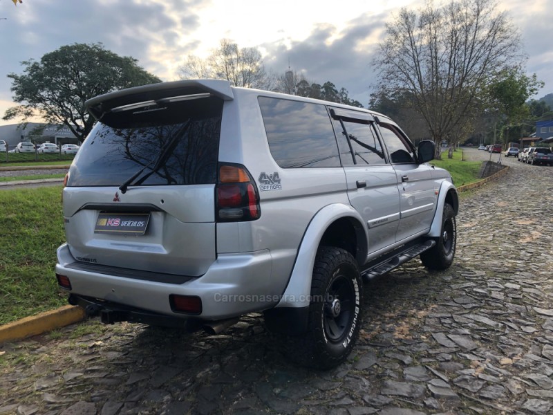 PAJERO SPORT 2.8 4X4 8V TURBO INTERCOOLER DIESEL 4P AUTOMÁTICO - 2002 - DOIS IRMãOS