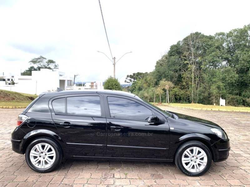 VECTRA 2.0 MPFI GT HATCH 8V FLEX 4P MANUAL - 2009 - GUAPORé