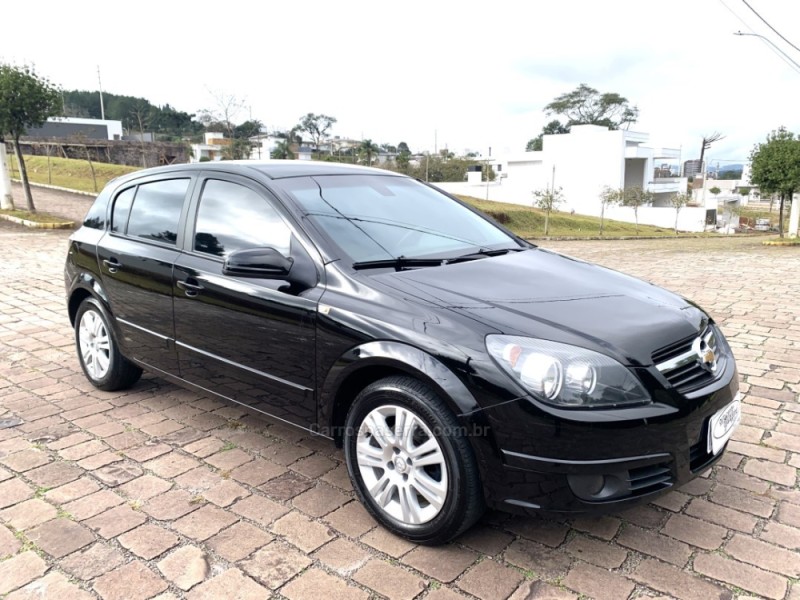 VECTRA 2.0 MPFI GT HATCH 8V FLEX 4P MANUAL