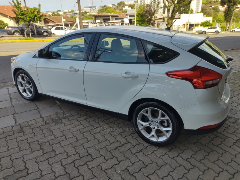 FOCUS 2.0 SE 16V FLEX 4P AUTOMÁTICO - 2016 - BENTO GONçALVES