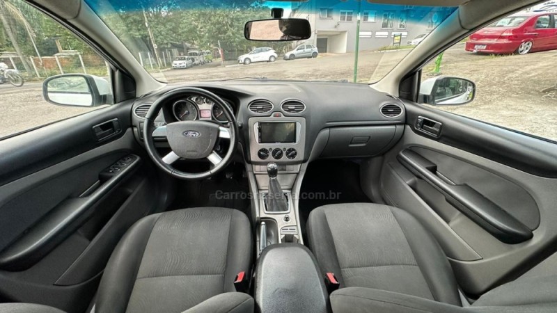 FOCUS 1.6 8V FLEX 4P MANUAL - 2012 - NOVO HAMBURGO