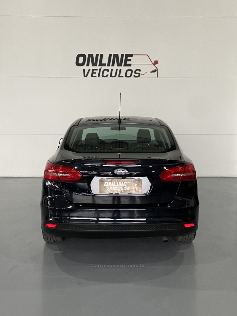 FOCUS 2.0 SE PLUS SEDAN 16V FLEX 4P AUTOMÁTICO - 2017 - FARROUPILHA