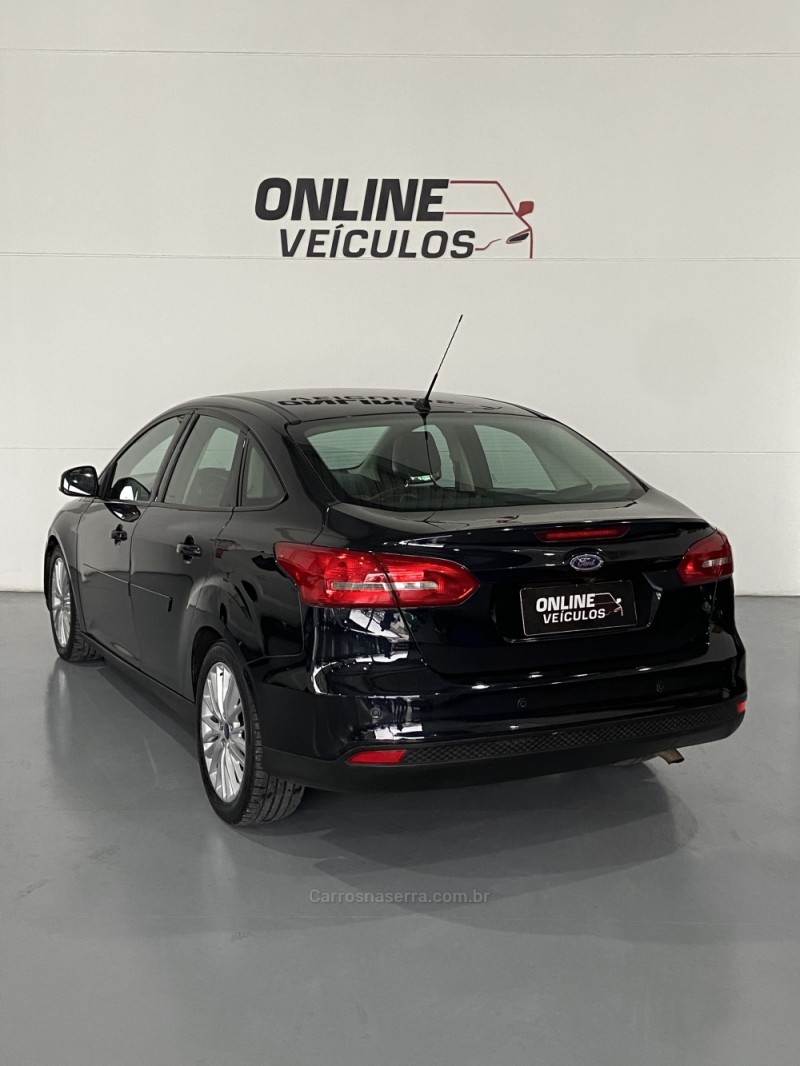 FOCUS 2.0 SE PLUS SEDAN 16V FLEX 4P AUTOMÁTICO - 2017 - FARROUPILHA