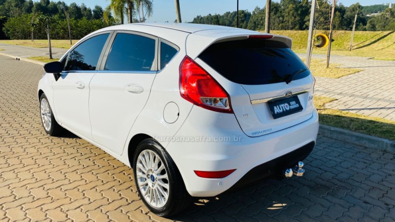 FIESTA 1.6 TITANIUM HATCH 16V FLEX 4P MANUAL - 2015 - DOIS IRMãOS