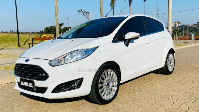 FIESTA 1.6 TITANIUM HATCH 16V FLEX 4P MANUAL - 2015 - DOIS IRMãOS