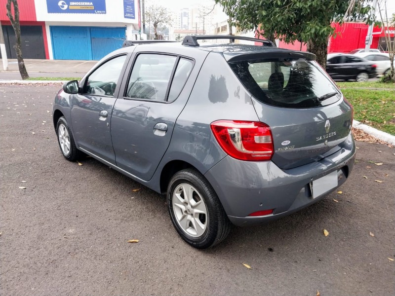 SANDERO 1.6 DYNAMIQUE 8V FLEX 4P MANUAL - 2015 - NOVO HAMBURGO