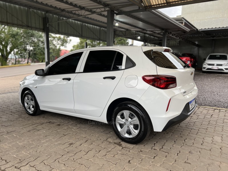 ONIX 1.0 12V FLEX 4P MANUAL - 2023 - BOM PRINCíPIO