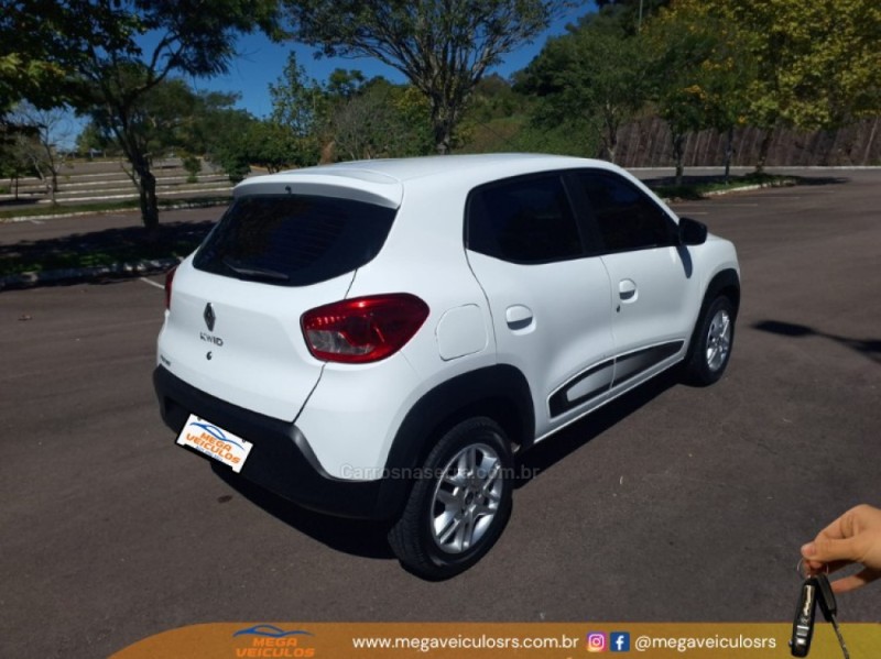 KWID 1.0 12V SCE FLEX INTENSE MANUAL - 2019 - BENTO GONçALVES