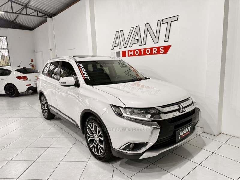 OUTLANDER 2.0 COMFORT 16V GASOLINA 4P AUTOMÁTICO - 2018 - NOVO HAMBURGO