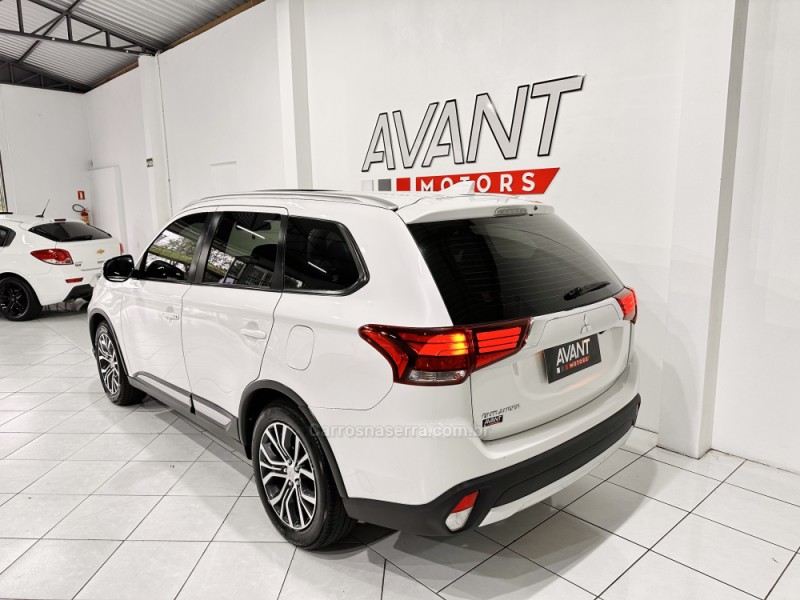 OUTLANDER 2.0 COMFORT 16V GASOLINA 4P AUTOMÁTICO - 2018 - NOVO HAMBURGO