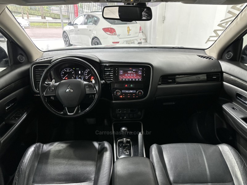 OUTLANDER 2.0 COMFORT 16V GASOLINA 4P AUTOMÁTICO - 2018 - NOVO HAMBURGO