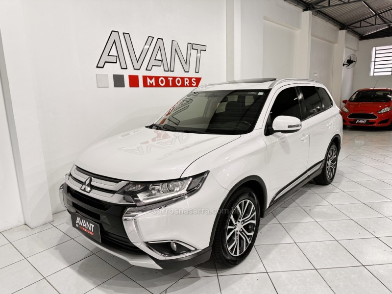 OUTLANDER 2.0 COMFORT 16V GASOLINA 4P AUTOMÁTICO - 2018 - NOVO HAMBURGO