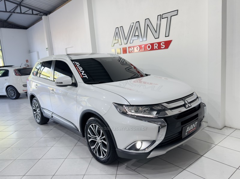 OUTLANDER 2.0 COMFORT 16V GASOLINA 4P AUTOMÁTICO - 2018 - NOVO HAMBURGO