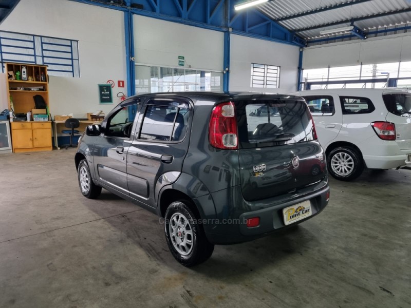 UNO 1.0 EVO VIVACE 8V FLEX 4P MANUAL - 2013 - VACARIA