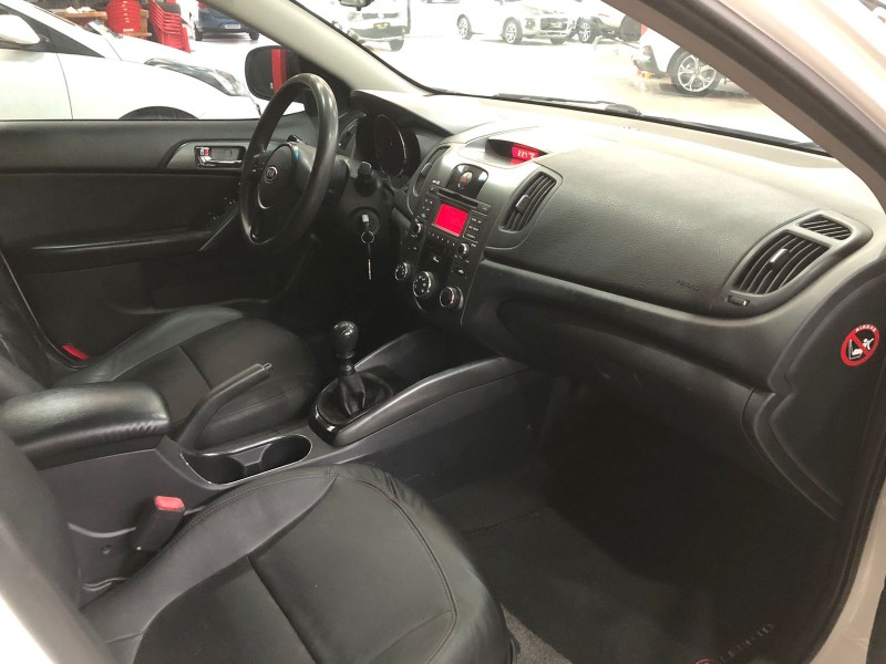 CERATO 1.6 EX3 SEDAN 16V GASOLINA 4P MANUAL - 2013 - SãO LEOPOLDO