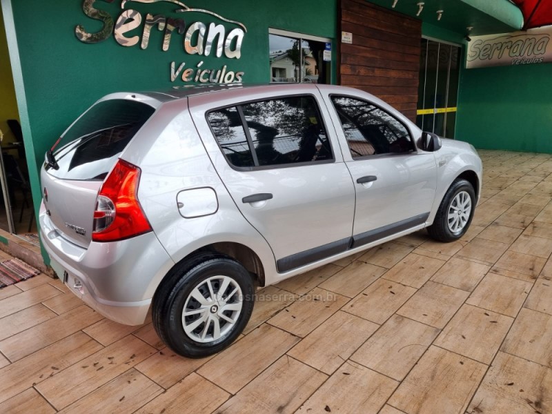 SANDERO 1.0 EXPRESSION 16V FLEX 4P MANUAL - 2011 - DOIS IRMãOS