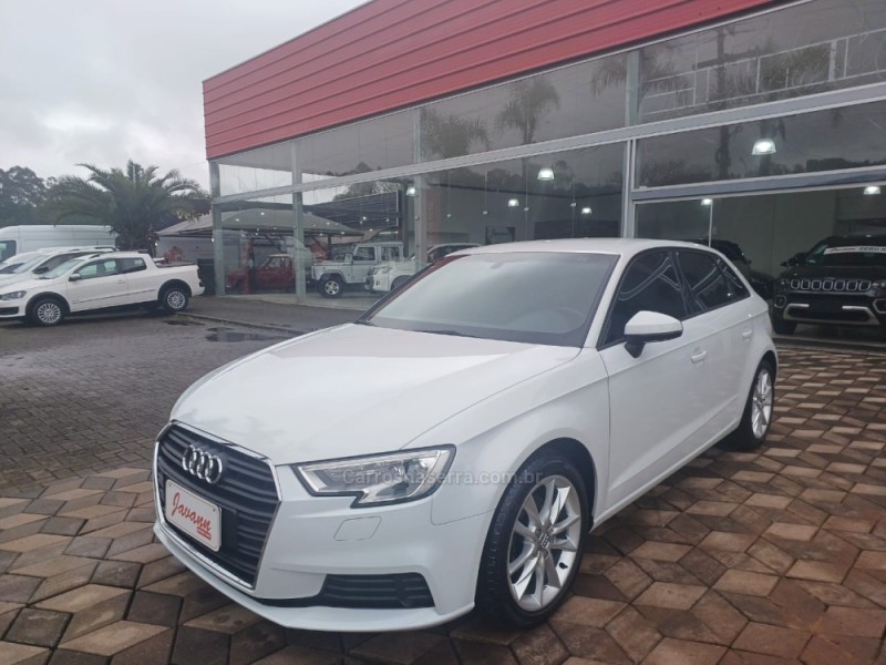A3 1.4 TFSI SPORTBACK 16V GASOLINA 4P S-TRONIC - 2017 - BOM PRINCíPIO