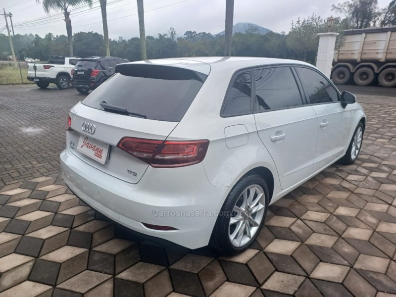 A3 1.4 TFSI SPORTBACK 16V GASOLINA 4P S-TRONIC - 2017 - BOM PRINCíPIO