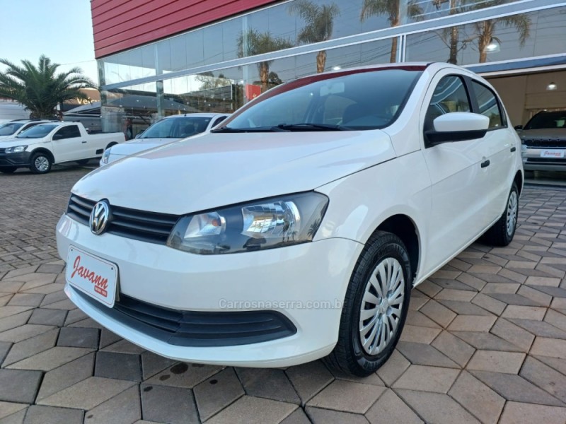 GOL 1.6 MI POWER 8V FLEX 4P MANUAL G.VI - 2014 - BOM PRINCíPIO