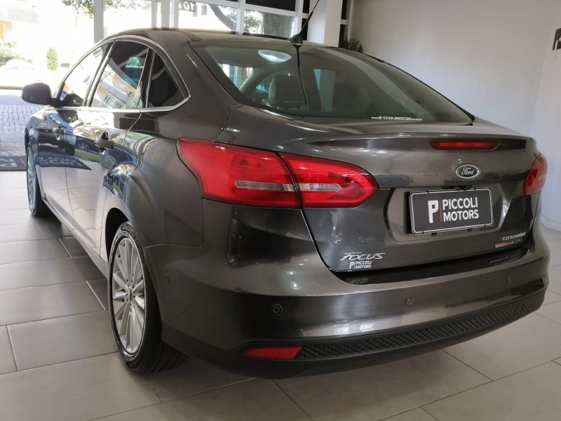 FOCUS 2.0 TITANIUM PLUS FASTBACK 16V FLEX 4P AUTOMÁTICO - 2016 - CAXIAS DO SUL