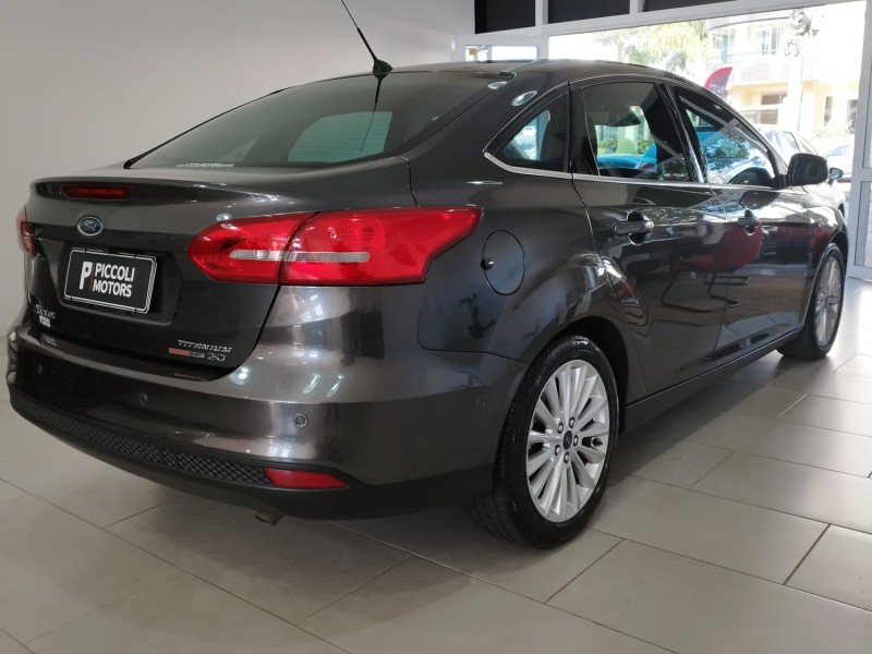 FOCUS 2.0 TITANIUM PLUS FASTBACK 16V FLEX 4P AUTOMÁTICO - 2016 - CAXIAS DO SUL