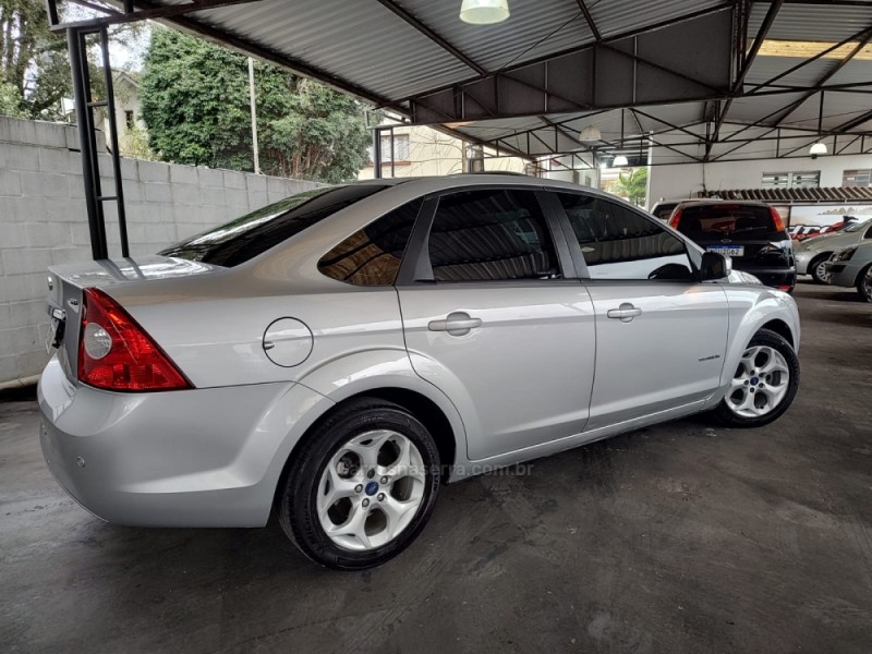 FOCUS 2.0 TITANIUM PLUS SEDAN 16V FLEX 4P AUTOMÁTICO - 2013 - CAXIAS DO SUL