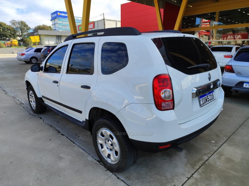 DUSTER 1.6 EXPRESSION 4X2 16V FLEX 4P MANUAL - 2014 - FARROUPILHA