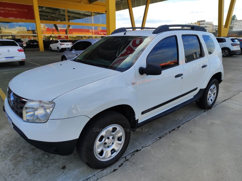 DUSTER 1.6 EXPRESSION 4X2 16V FLEX 4P MANUAL - 2014 - FARROUPILHA