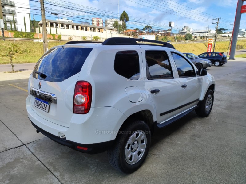 DUSTER 1.6 EXPRESSION 4X2 16V FLEX 4P MANUAL - 2014 - FARROUPILHA