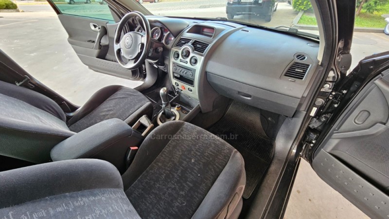 MÉGANE 1.6 DYNAMIQUE 16V FLEX 4P MANUAL - 2009 - CAXIAS DO SUL
