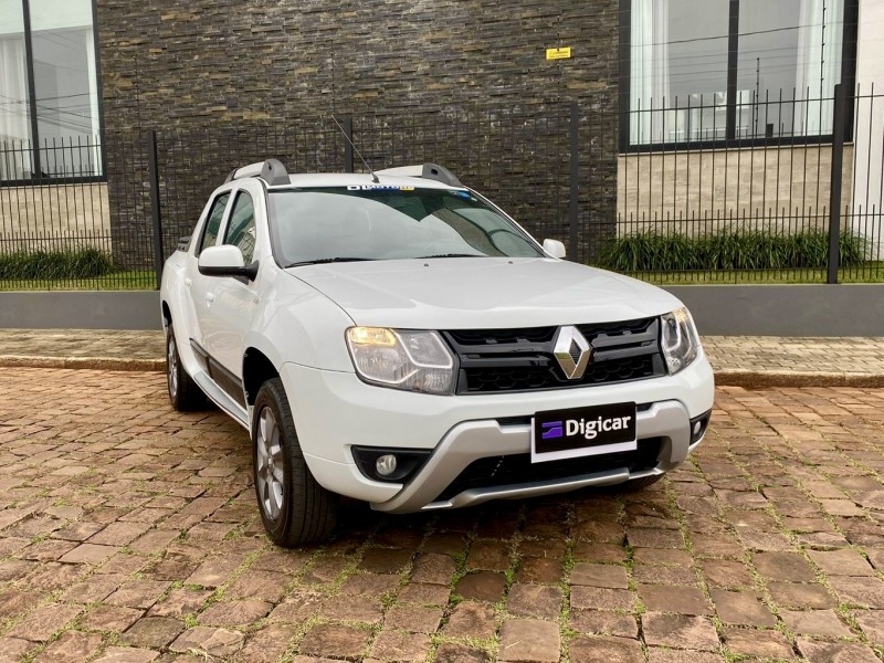 DUSTER OROCH 2.0 16V FLEX DYNAMIQUE 4P AUTOMÁTICO