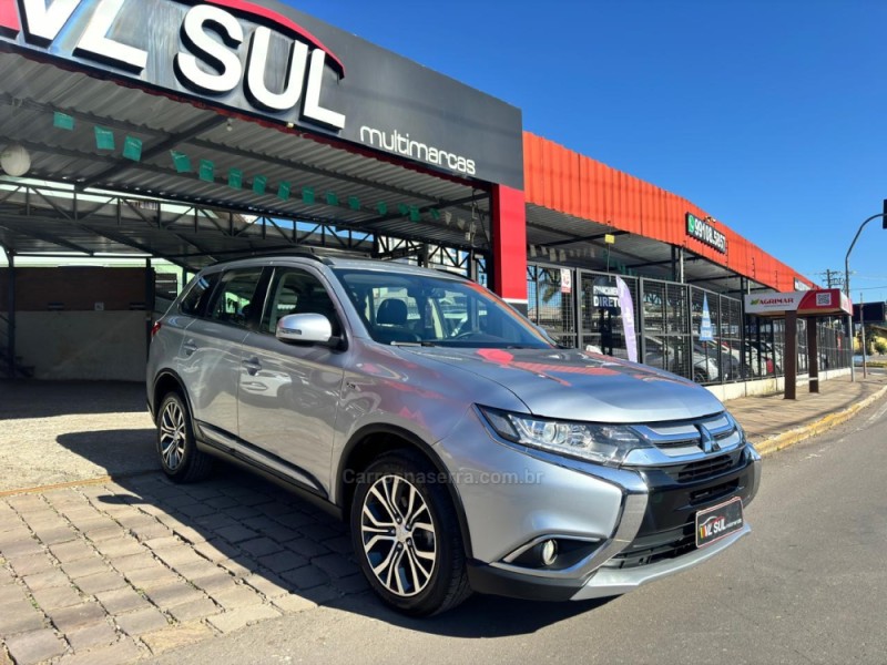 OUTLANDER 3.0 GT 4X4 V6 24V GASOLINA 4P AUTOMÁTICO - 2016 - CAXIAS DO SUL