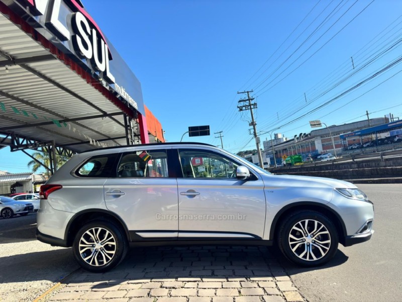 OUTLANDER 3.0 GT 4X4 V6 24V GASOLINA 4P AUTOMÁTICO - 2016 - CAXIAS DO SUL