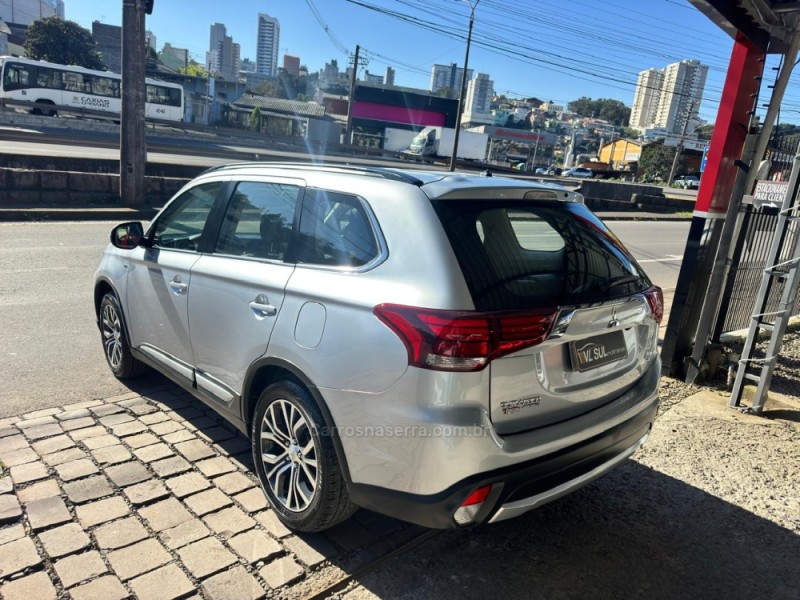 OUTLANDER 3.0 GT 4X4 V6 24V GASOLINA 4P AUTOMÁTICO - 2016 - CAXIAS DO SUL