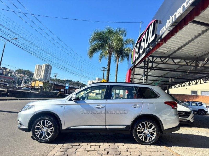 OUTLANDER 3.0 GT 4X4 V6 24V GASOLINA 4P AUTOMÁTICO - 2016 - CAXIAS DO SUL