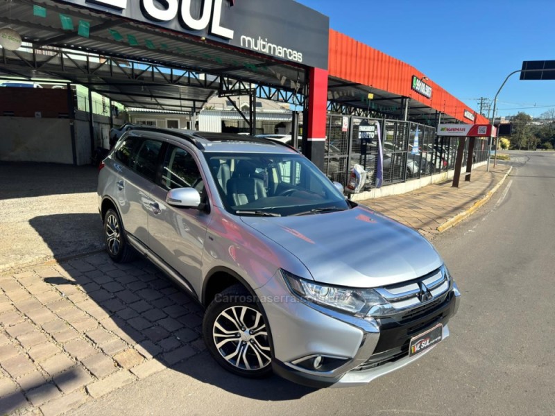 OUTLANDER 3.0 GT 4X4 V6 24V GASOLINA 4P AUTOMÁTICO - 2016 - CAXIAS DO SUL