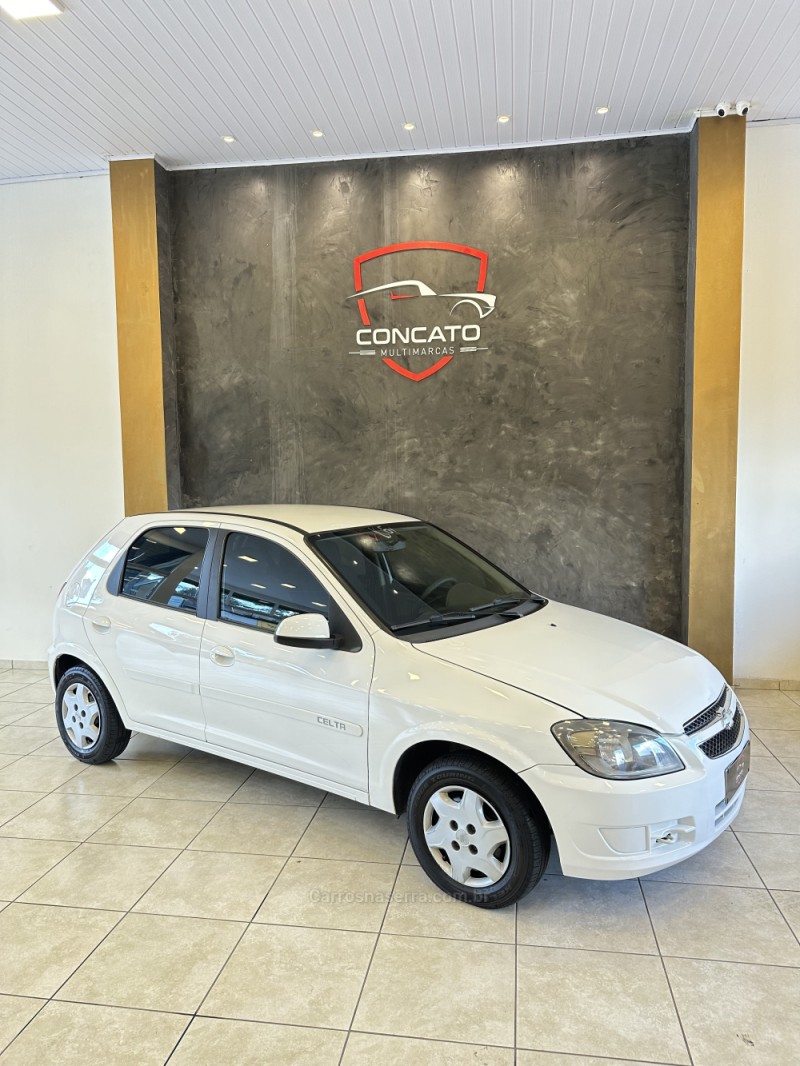 CELTA 1.0 MPFI LT 8V FLEX 4P MANUAL - 2014 - FARROUPILHA