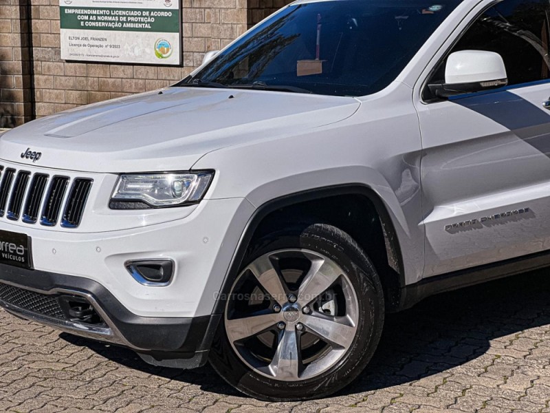 GRAND CHEROKEE 3.0 LIMITED 4X4 V6 24V TURBO DIESEL 4P AUTOMÁTICO - 2015 - CANELA