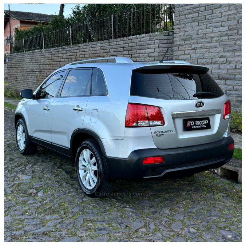 SORENTO 2.4 EX 4X2 16V GASOLINA 4P AUTOMÁTICO - 2013 - CAMPO BOM