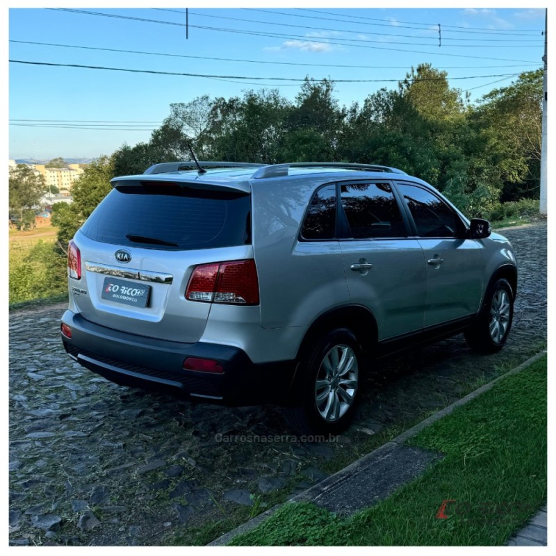 SORENTO 2.4 EX 4X2 16V GASOLINA 4P AUTOMÁTICO - 2013 - CAMPO BOM