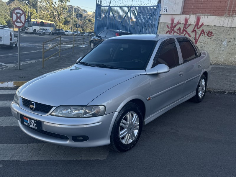 VECTRA 2.2 MPFI GL MILENIUM 8V GASOLINA 4P MANUAL - 2000 - CAXIAS DO SUL