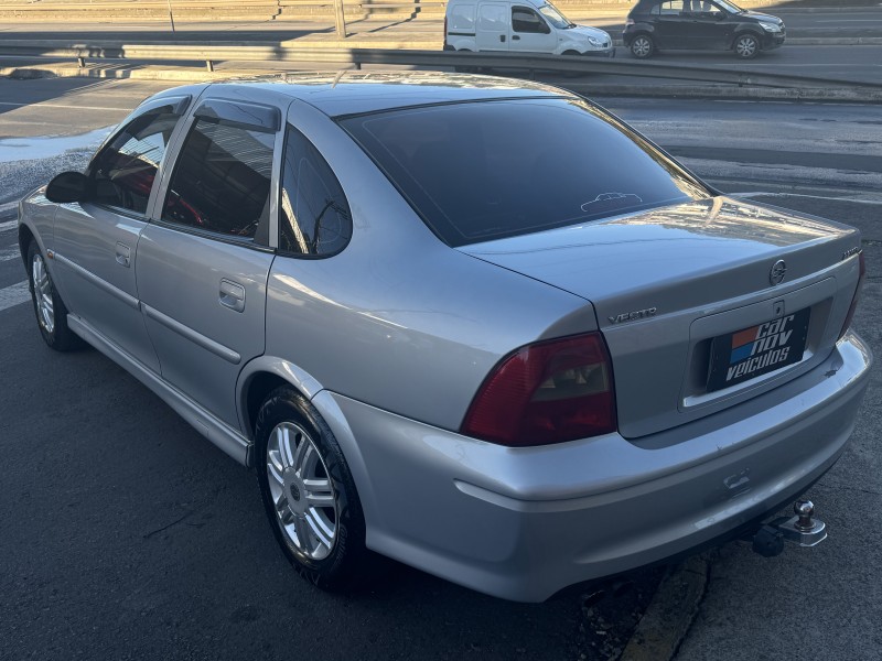 VECTRA 2.2 MPFI GL MILENIUM 8V GASOLINA 4P MANUAL - 2000 - CAXIAS DO SUL