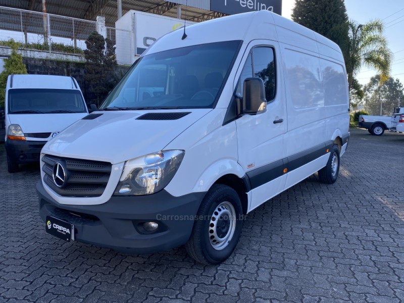 SPRINTER 2.2 415 CDI FURGÃO 14 BI-TURBO DIESEL MANUAL - 2018 - FARROUPILHA