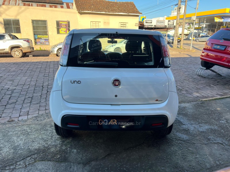 UNO 1.0 EVO ATTRACTIVE 8V FLEX 4P MANUAL - 2021 - VENâNCIO AIRES