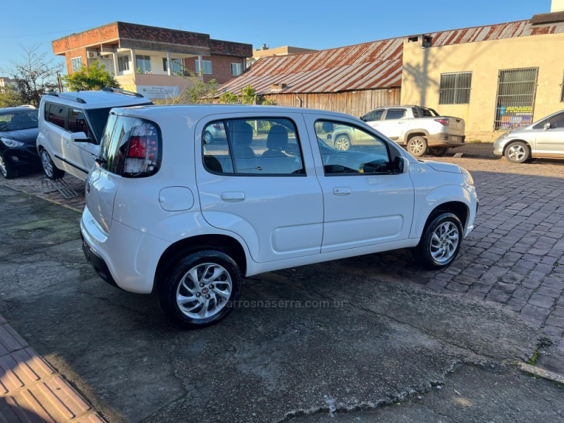 UNO 1.0 EVO ATTRACTIVE 8V FLEX 4P MANUAL - 2021 - VENâNCIO AIRES