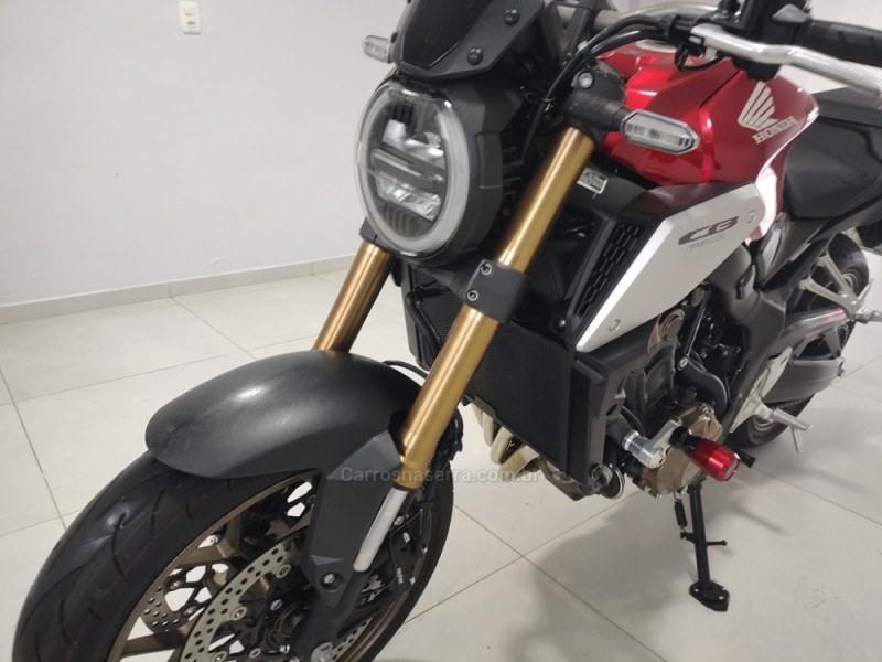 CB 650R  - 2022 - GUAPORé