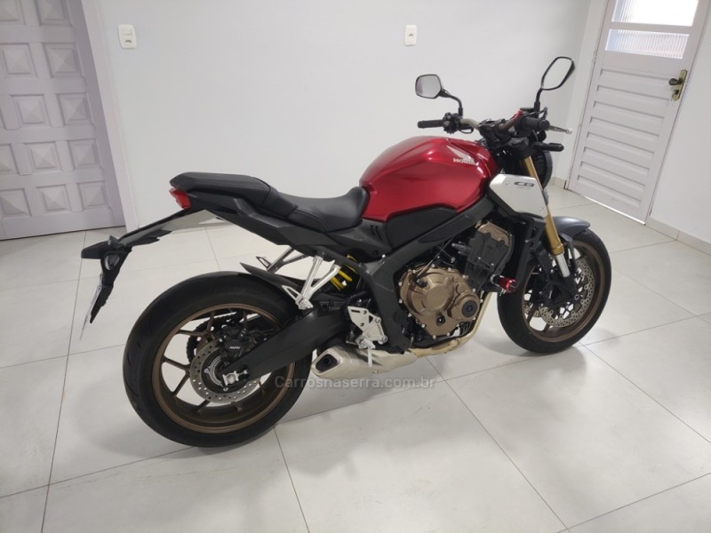 CB 650R  - 2022 - GUAPORé