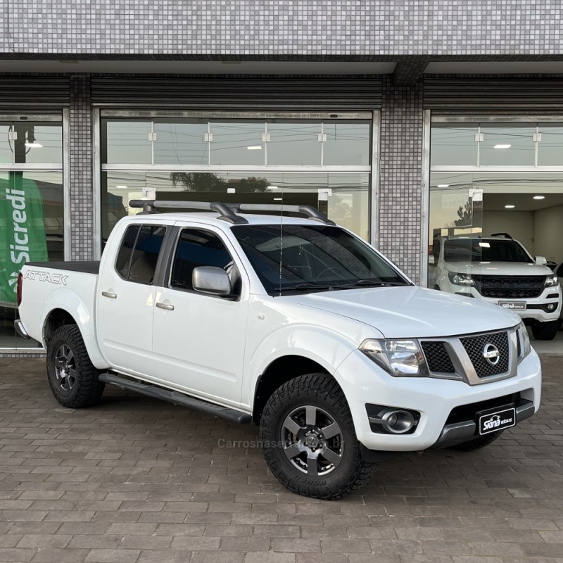 FRONTIER 2.5 SV ATTACK 4X4 CD TURBO ELETRONIC DIESEL 4P AUTOMÁTICO - 2015 - VACARIA