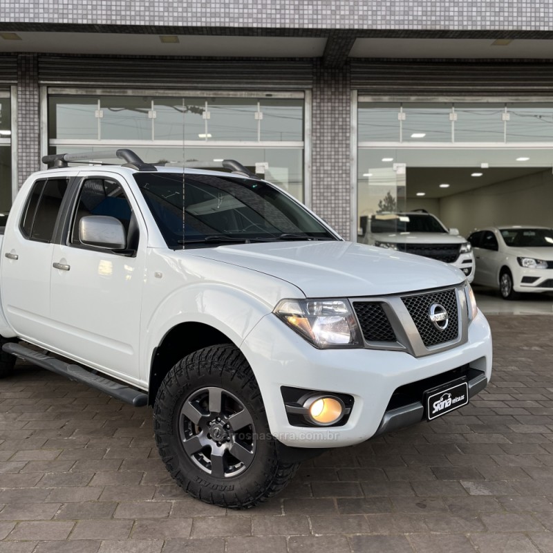 FRONTIER 2.5 SV ATTACK 4X4 CD TURBO ELETRONIC DIESEL 4P AUTOMÁTICO - 2015 - VACARIA