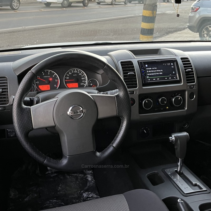 FRONTIER 2.5 SV ATTACK 4X4 CD TURBO ELETRONIC DIESEL 4P AUTOMÁTICO - 2015 - VACARIA